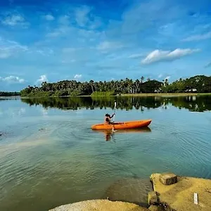 Silent River Hotel Thalayolaparambu