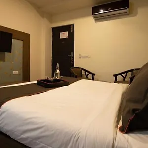 Townhouse Thondayad Calicut Formerly Dream Casa Hotel Kakkayam