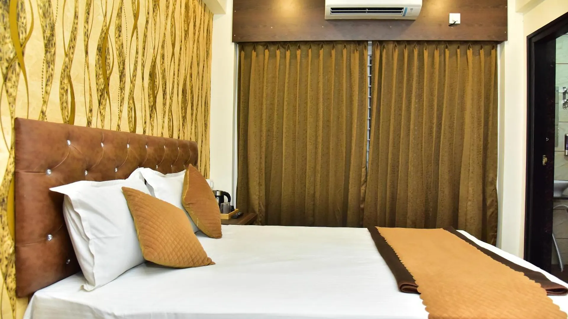 Hotel Meadows Inn Mysore