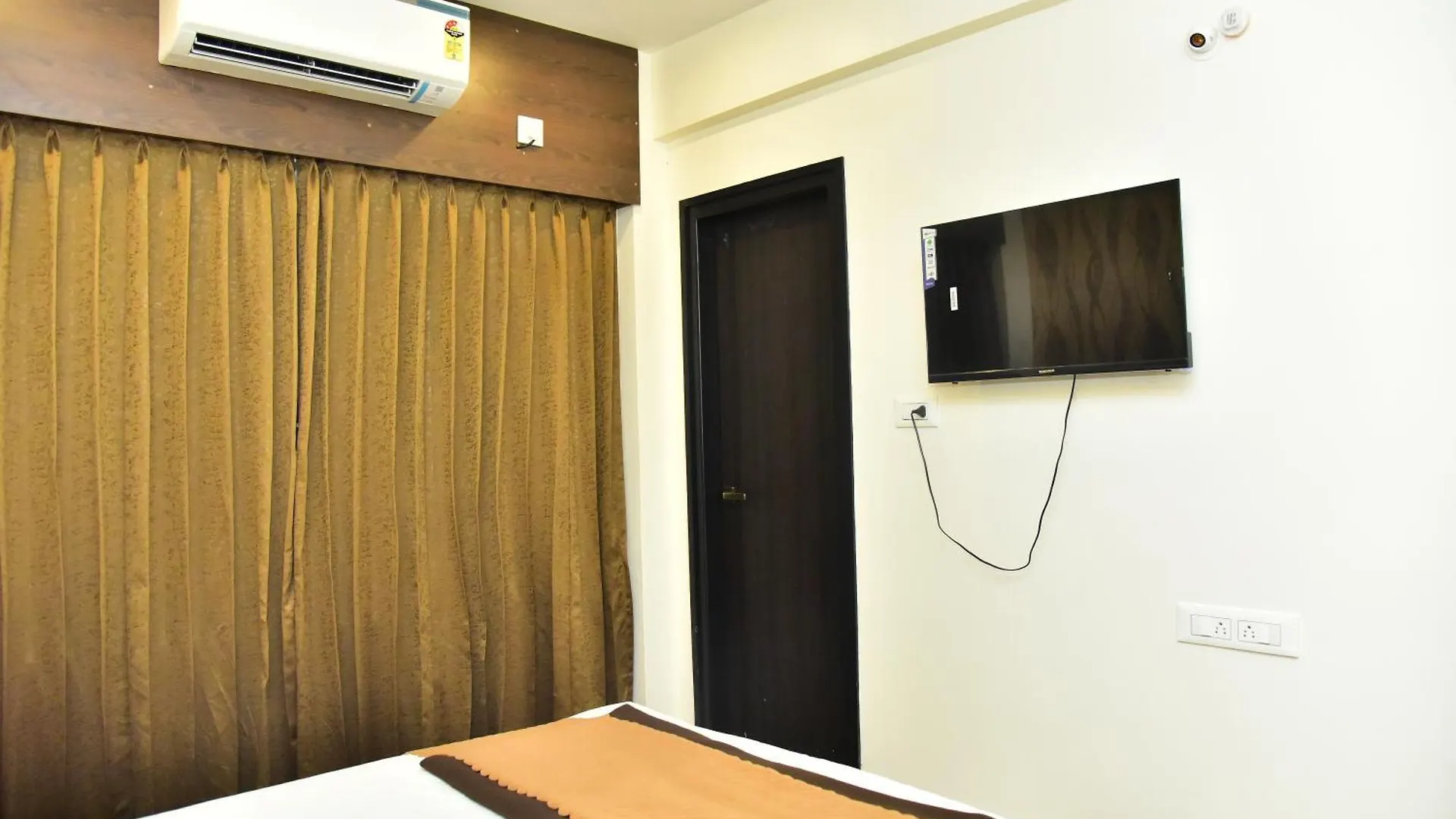 Meadows Inn Mysore Hotel